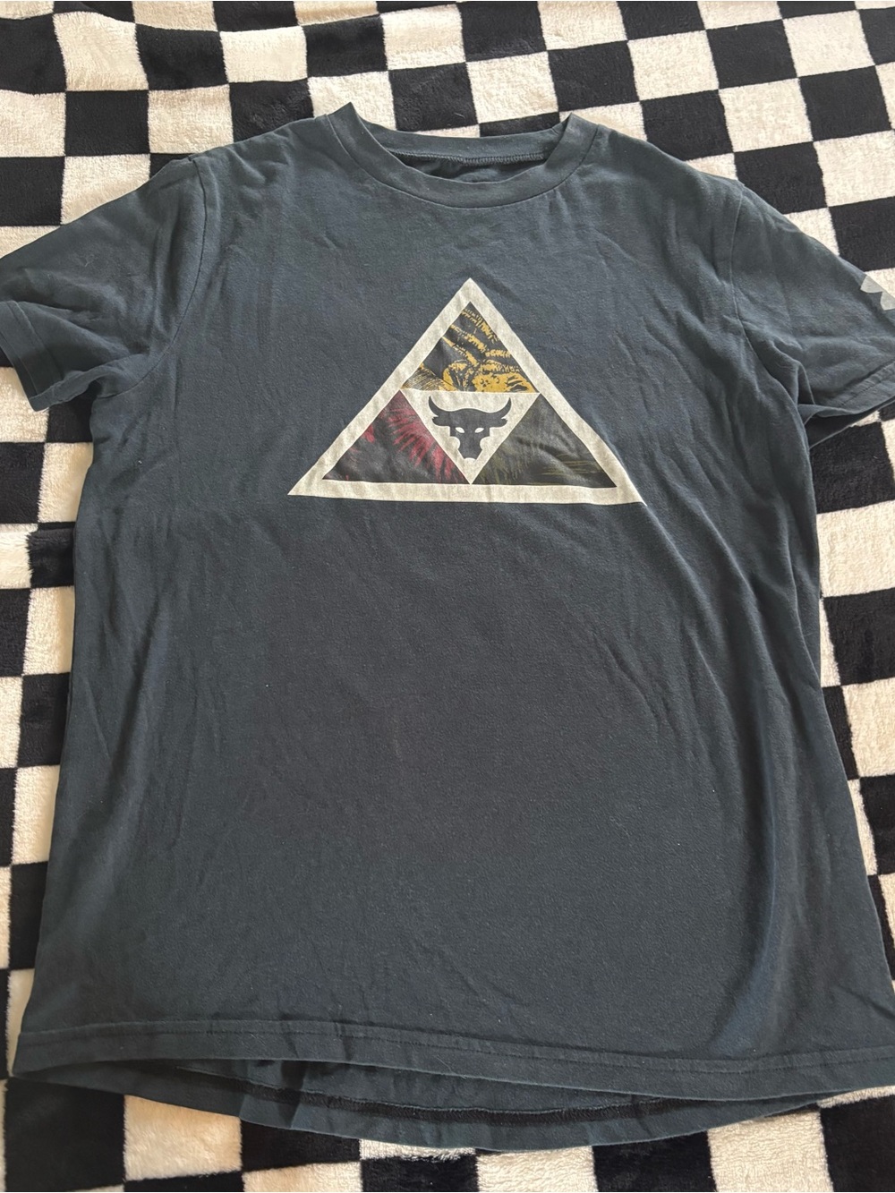 Youth medium under armour tshirt